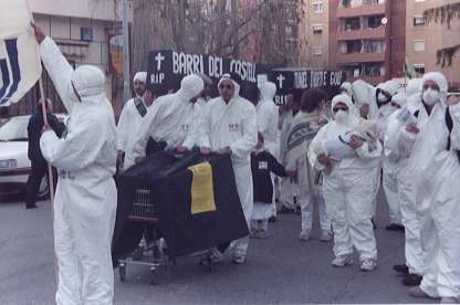 Enterrem el Centre Direccional. Carnestoltes 2002.