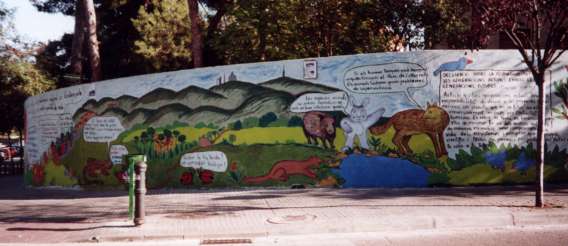 Pintada d'un mural a Cerdanyola. Març 2001.