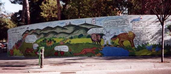 Pintada d'un mural a Cerdanyola. Mar 2001.